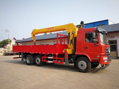 宇洋隨車吊廠家專業(yè)出售隨車吊，歡迎來電咨詢